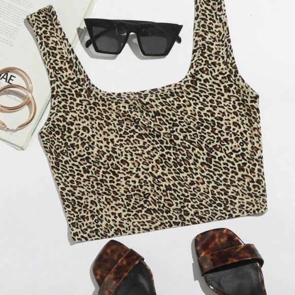SHEIN cropped cheetah square neck tank top. - Picture 2 of 2